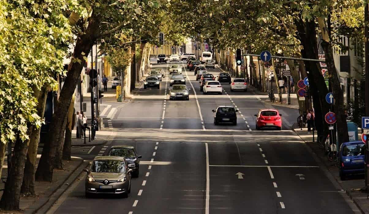 traffic 3612474 1280 Direção Defensiva: Como Evitar Acidentes de Trânsito