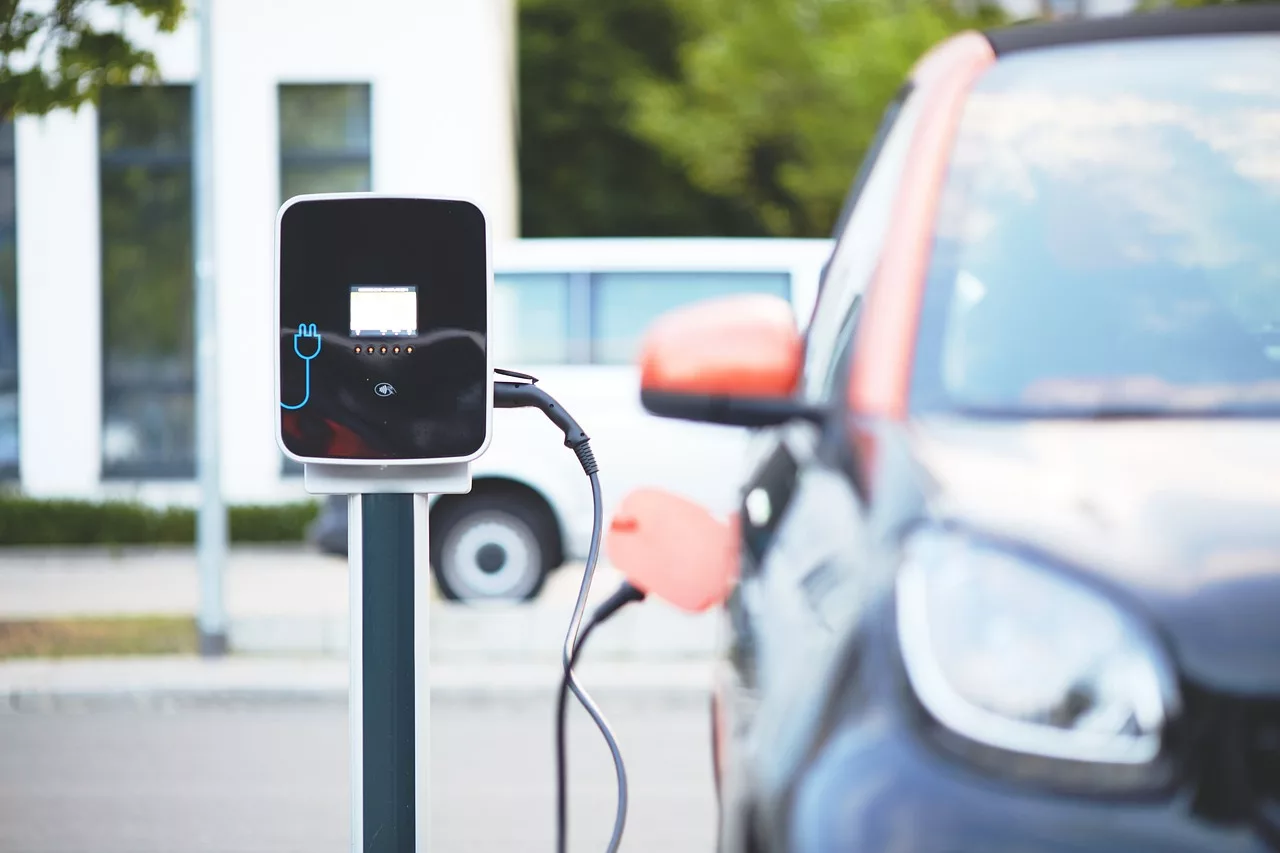 carregador huawei capa jpg Huawei Revoluciona o Mercado com Carregadores Ultrarrápidos para Carros Elétricos no Brasil