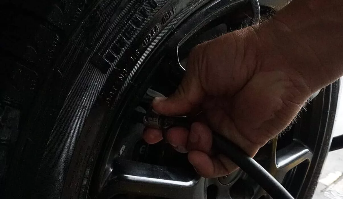 calibrar pneu cp jpg Como Calibrar os Pneus do Carro: Guia Completo para Manter a Segurança e Economia