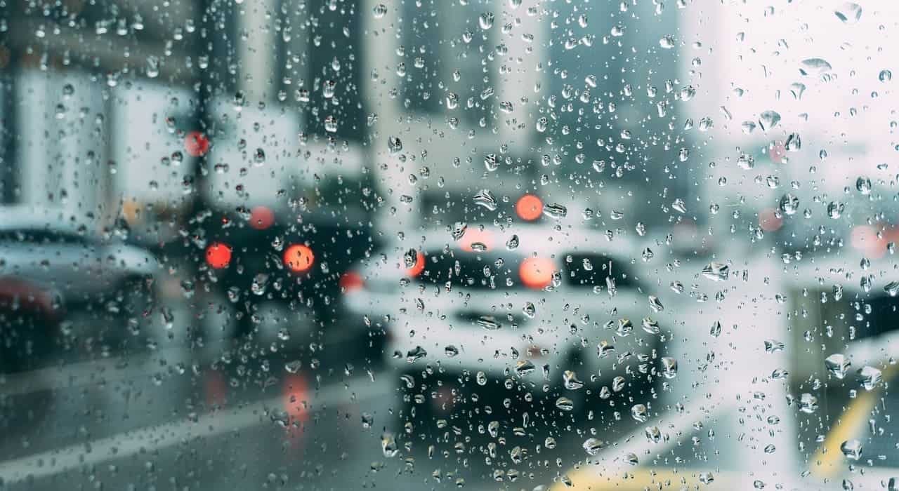 vidro chuva 1 Desvendando o Truque Simples que Evita o Embaçamento do Para-brisa