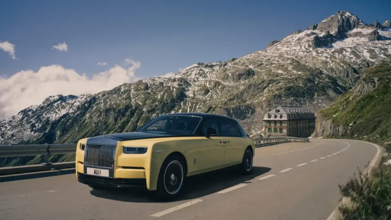 P90576495 lowRes rolls royce phantom Rolls-Royce celebra 60 anos de "007 contra Goldfinger" com Phantom exclusivo
