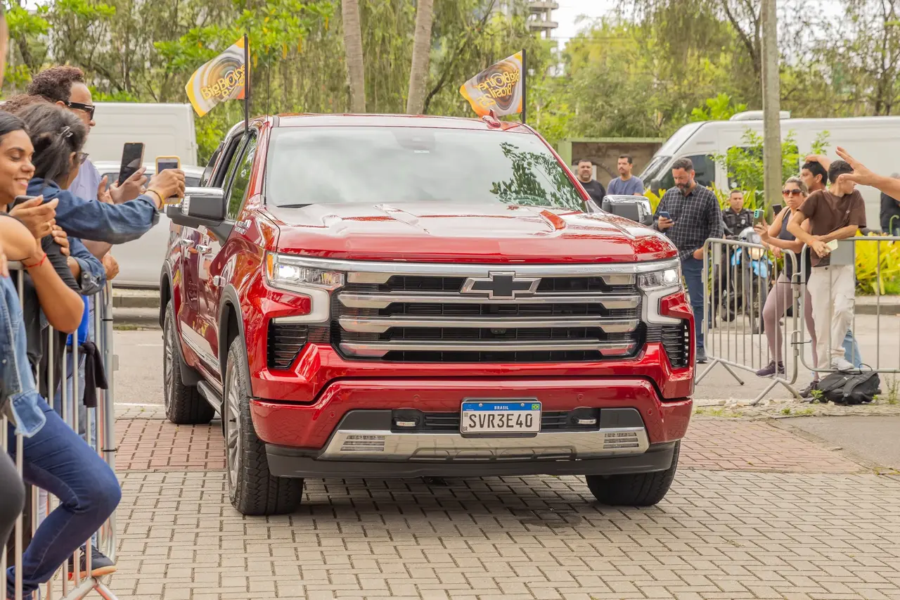 chevrolet 100 1 Chevrolet Celebra 100 Anos no Brasil com Carreata no BBB 25