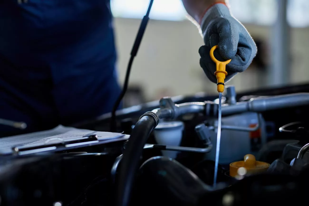 oleo motor 1 Óleo do motor adulterado: como identificar e evitar prejuízos ao seu carro