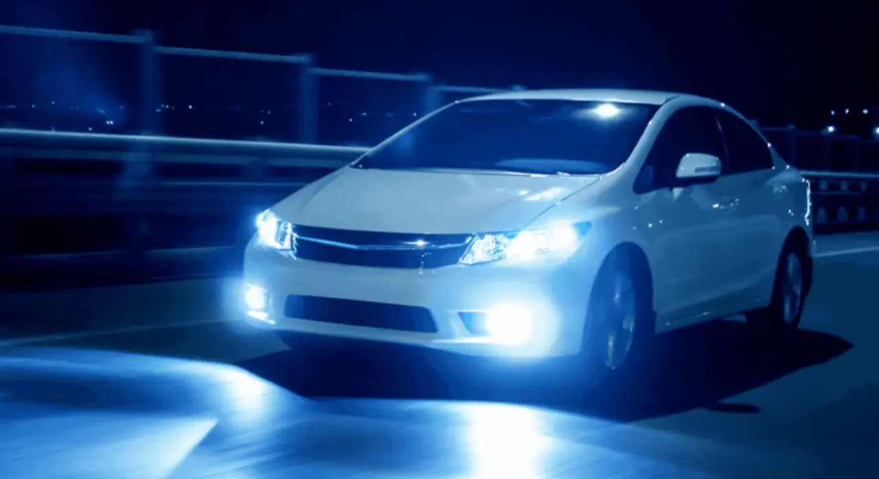 farois do carro Adeus aos faróis de neblina: como a tecnologia LED revolucionou a iluminação automotiva.