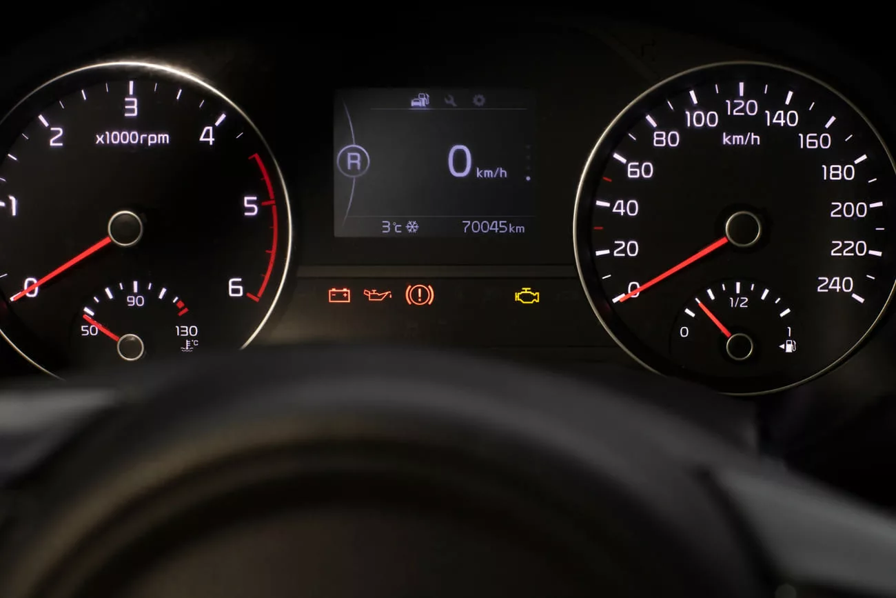 painel 1 Luz de Injeção Acesa no Painel: Pode Dirigir ou é Risco para o Motor?