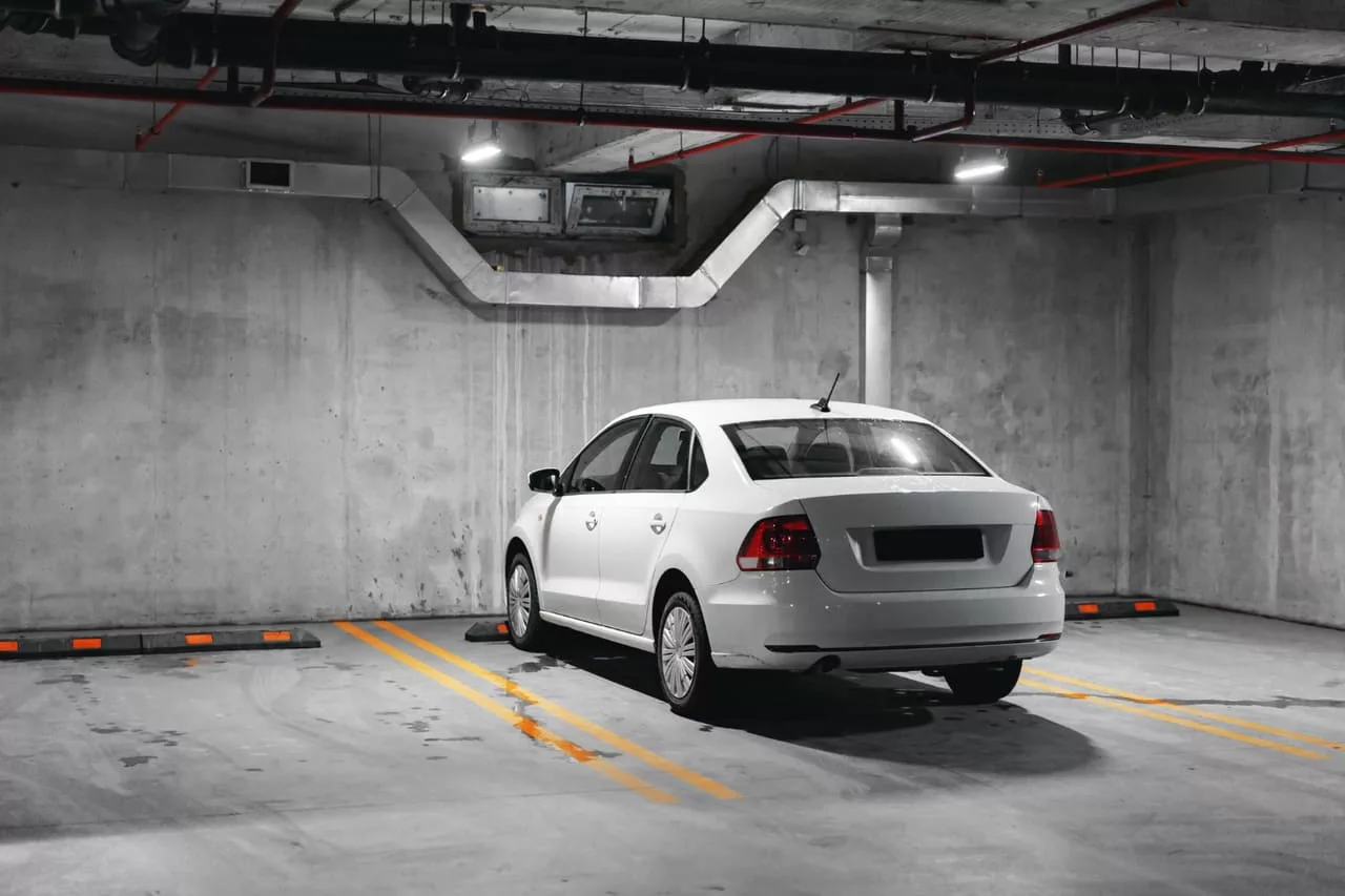 carro garagem Estacionaram na sua garagem? Saiba o que a lei permite – e o que você pode fazer