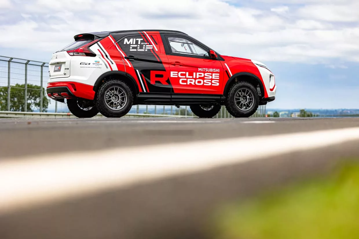 tom papp eclipse cross r 9 scaled.jpg Fábrica da Mitsubishi transforma Catalão em potência automotiva e mira veículos elétricos