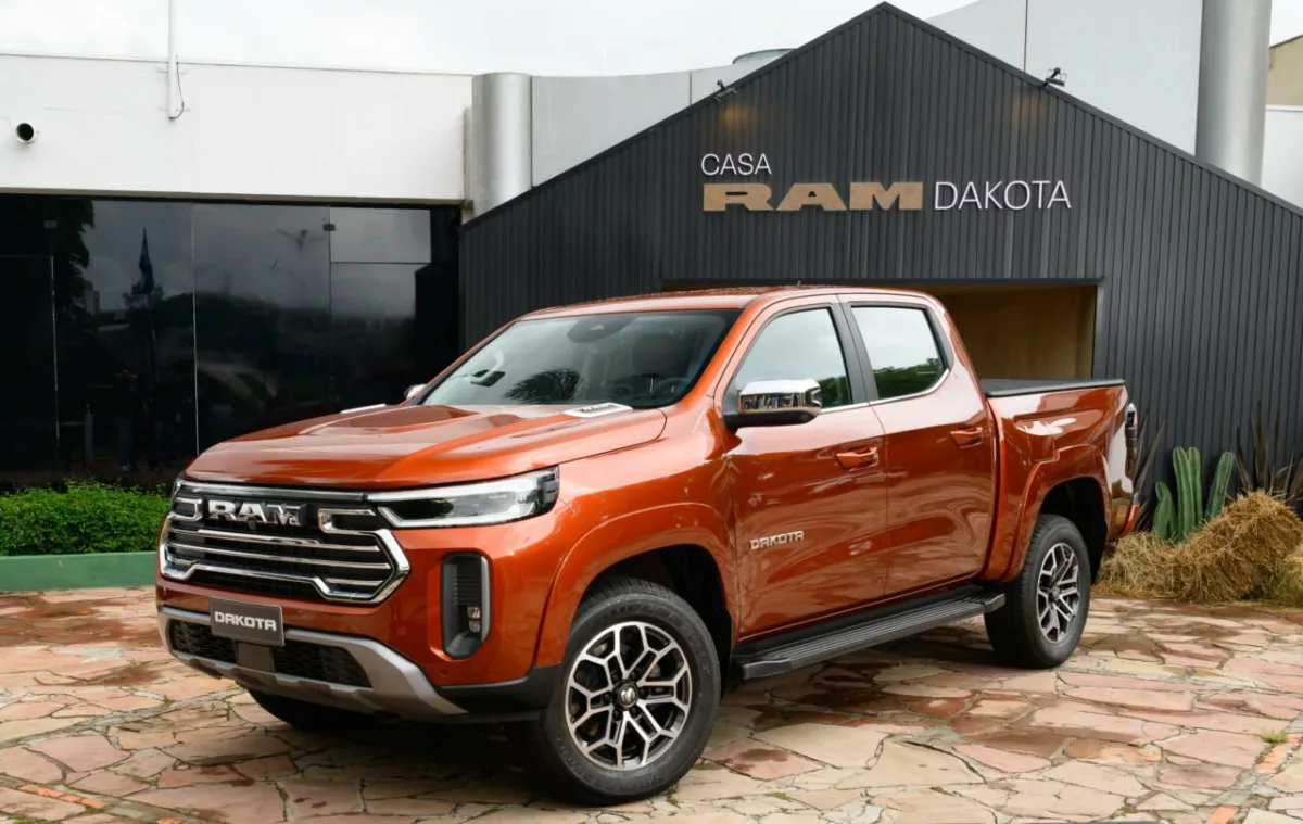 001RamnoSaloNovaDakotaL Ram Dakota Laramie: nova geração estreia com pacote robusto e foco no uso real