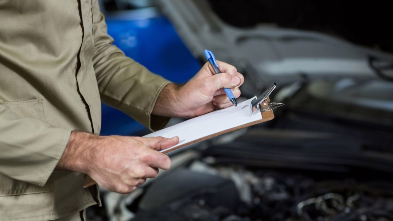 inspecao carro mecanico Vistoria veicular obrigatória para carros com mais de cinco anos avança no Congresso e pode pesar no bolso do motorista