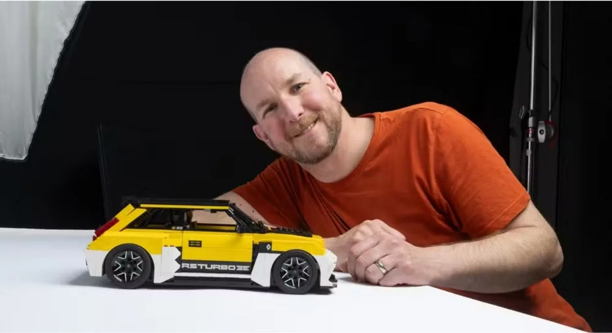designer constroi miniatura de carro eletrico com blocos de montar 2 copia 1.200 peças de Lego e 3 meses de trabalho: o engenheiro que recriou o Renault 5 elétrico em escala e surpreendeu a montadora